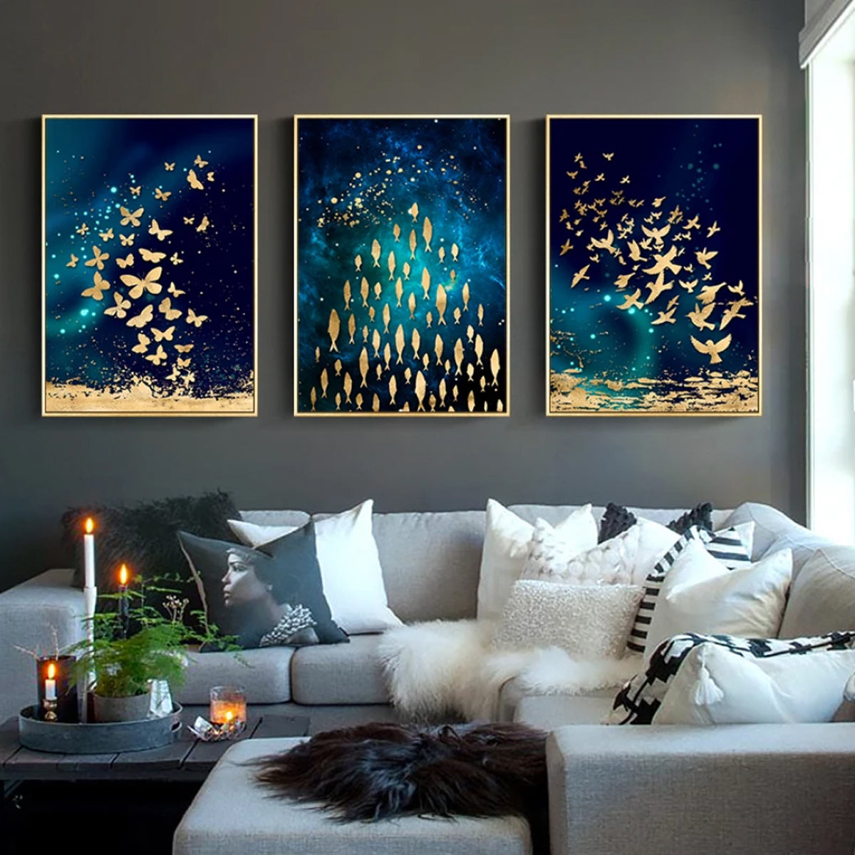 TPFLiving Luxus Poster Leinwand - Goldene Fische und Schmetterlinge auf blauem Hintergrund - 7 verschiedene Größen - Günstiges 3-er Set OHNE Rahmen - Modell C