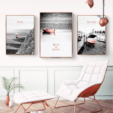 TPFLiving Luxus Poster Leinwand - Rosa Boote auf grauem Hintergrund - 7 verschiedene Größen - Günstiges 3-er Set OHNE Rahmen - SET