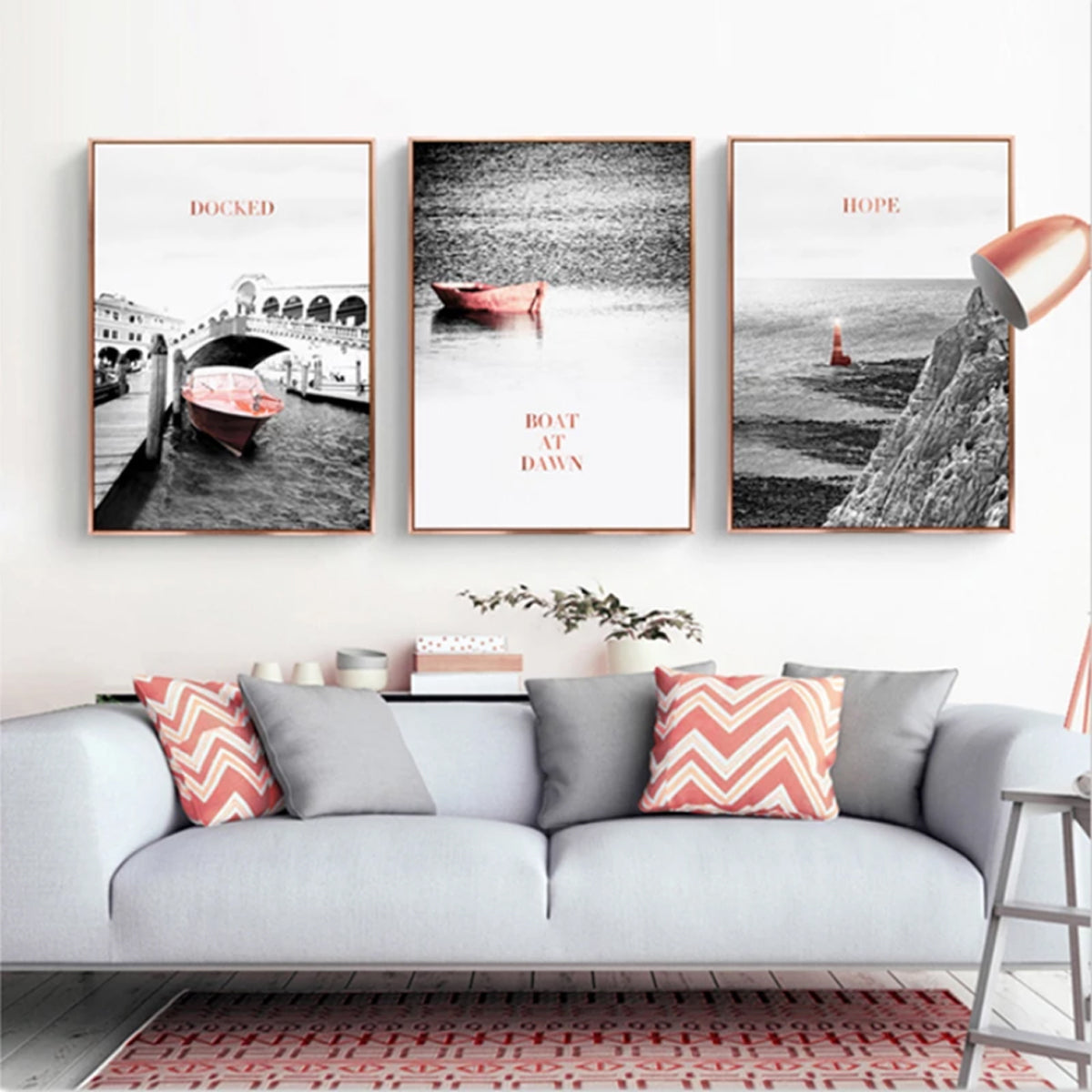 TPFLiving Luxus Poster Leinwand - Rosa Boote auf grauem Hintergrund - 7 verschiedene Größen - Günstiges 3-er Set OHNE Rahmen - SET