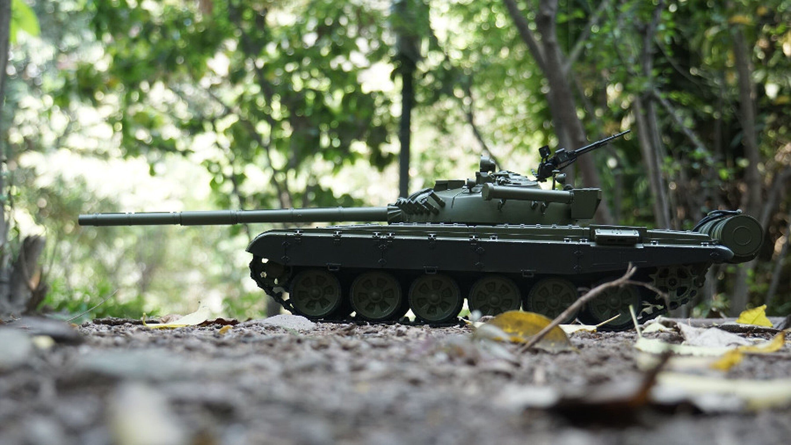 TPFLiving RC-Panzer Russischer T72 V6.0 mit Schussfunktion - Sound und Rauch - Maßstab: 1:16